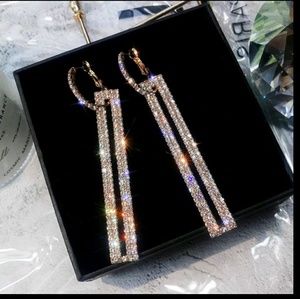 Beaitiful faux crystal fashiion earrings